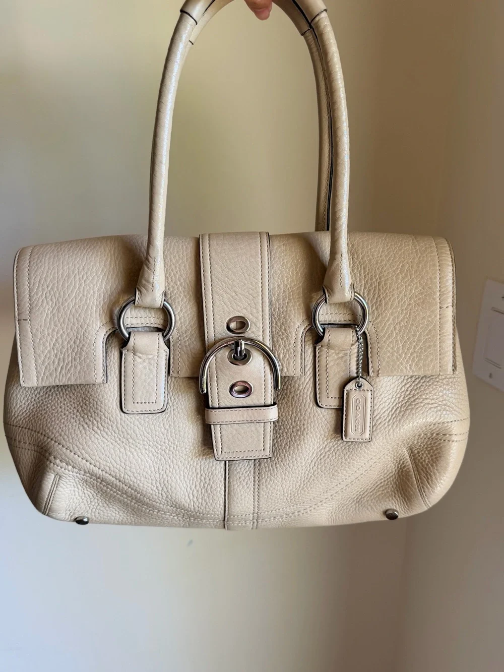 Coach Soho Hampton buckle flap bag in cream pebbled leather y2k